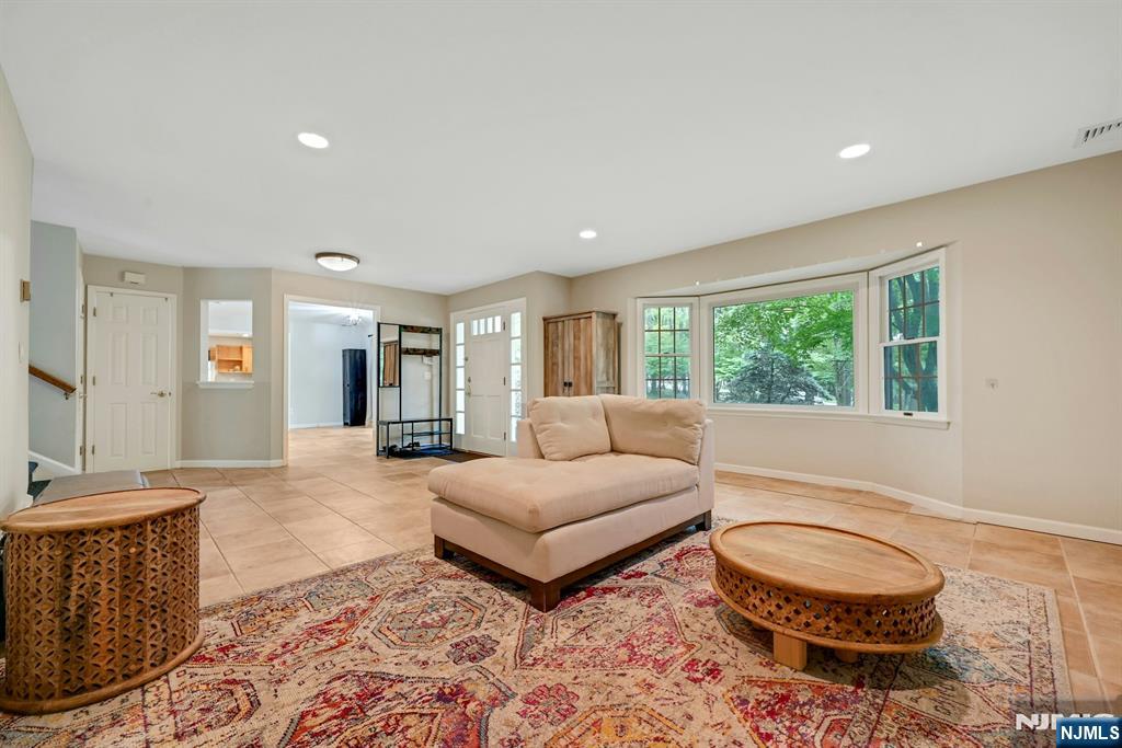 Homes for Sale in Northern NJ | ThisIsRiverEdge.com 76 Briarwood Avenue
