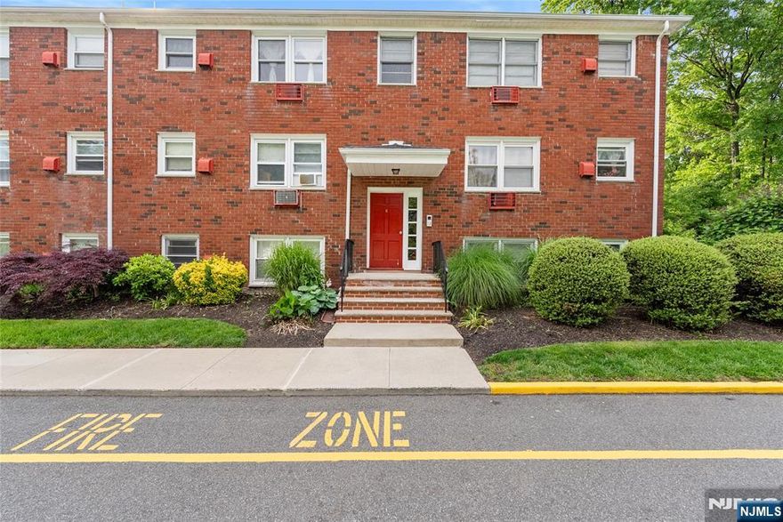 Spacious Renovated 2 Bed Condo in a great section of Belleville. This inviting residence, part of a serene community, offers a blend of comfort and convenience with its well-designed layout. Upon entering, you are greeted by a bright and airy living space that combines the living and dining areas, perfect for relaxing or entertaining guests. The efficient recently renovated kitchen is equipped with modern stainless steel appliances, ensuring meal preparation is a breeze. The condo features two well-appointed bedrooms, offering ample space for furniture and personal touches. This updated bathroom is conveniently located, serving both residents and visitors with ease. With a total of four rooms, this condo provides a versatile living environment, adaptable to your lifestyle needs. Whether you're a first-time buyer or looking to downsize, or even as a maintenance-free investment this condo offers a wonderful opportunity to own a piece of Belleville. Don't miss the chance to call this delightful condo your new home. No dogs allowed, 1 cat is permitted.