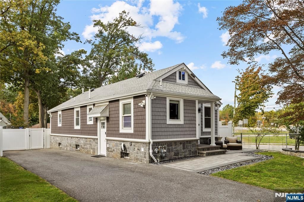 Photo of 298 4th Avenue, Hawthorne, NJ 07506 (MLS # 25034759)