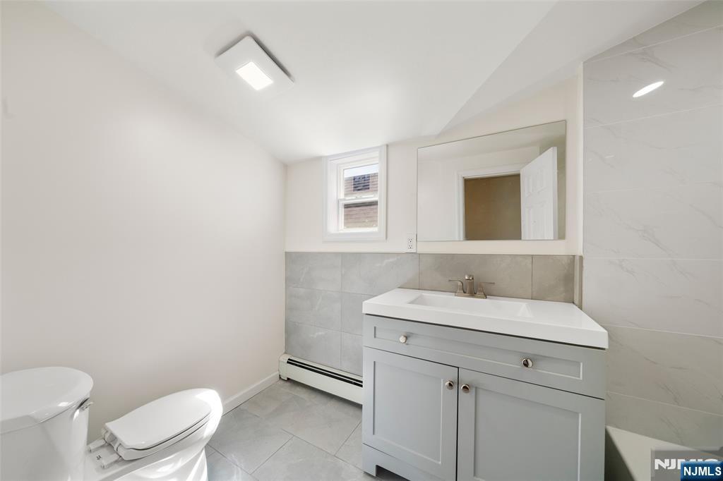 8 Cooper Place 3rd Fl