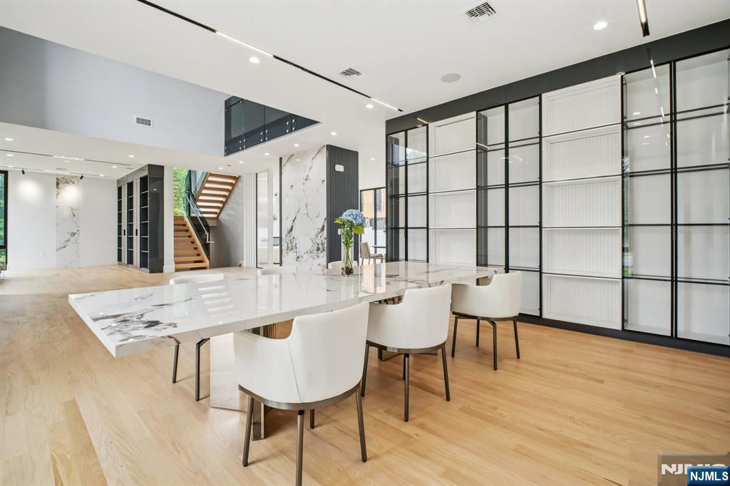 Photo of 2 Connor Drive, Englewood Cliffs, NJ 07632 (MLS # 25034111)