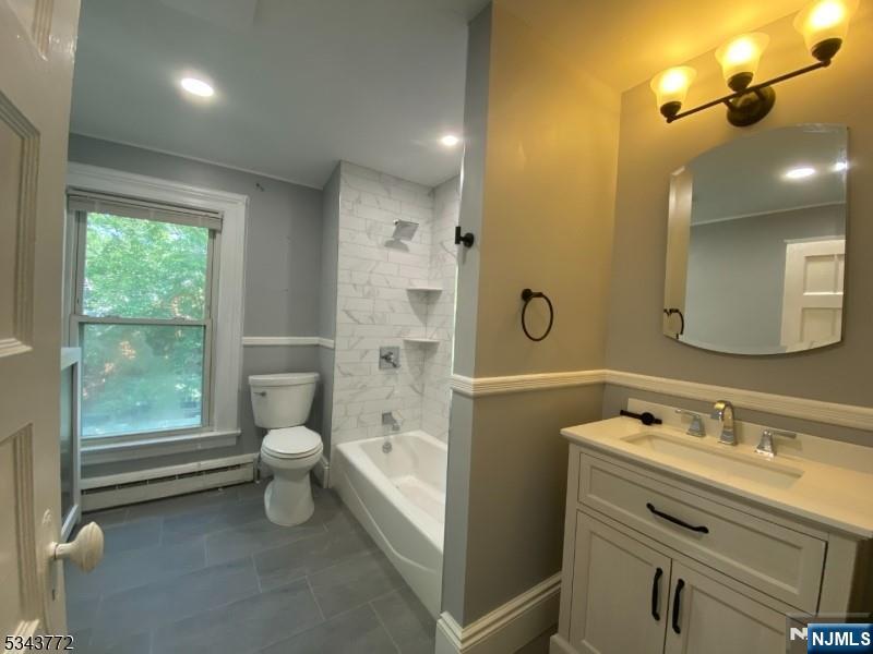 Clifton, New Jersey 07011, United States, 2 Bedrooms Bedrooms, ,1 BathroomBathrooms,Residential,Active,89742