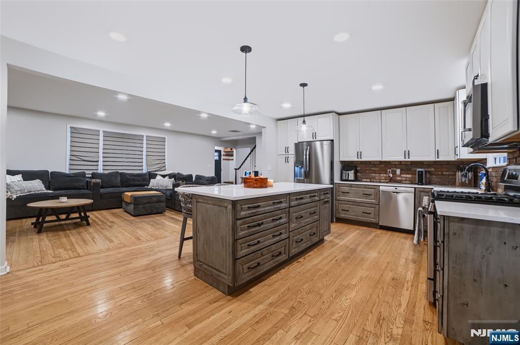 423 West Avenue