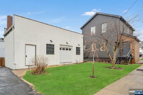 Photo of 316 Palisade Avenue, Bogota, NJ 07603 (MLS # 26010028)