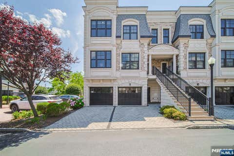 Photo of 35 Marquis CT #35, Edgewater, NJ 07020 (MLS # 26026750)