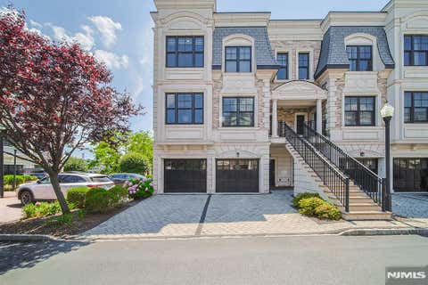 Photo of 35 Marquis CT #35, Edgewater, NJ 07020 (MLS # 26026750)