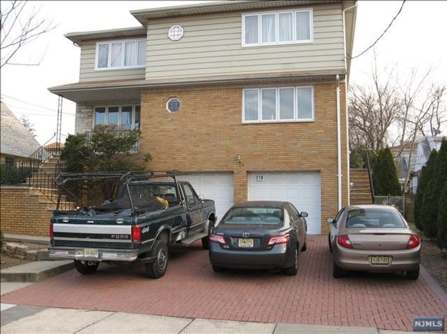 Lovely 3 bedroom. Hardwood floor, 2 block from Broad Ave and bus to NYC. Tenant pays Gas (cooking, heat, & hot water) & Electric. 1 Car garage and 1 driveway parking. NO Smoking and NO Pet. Tenant responsible for Snow Removal.