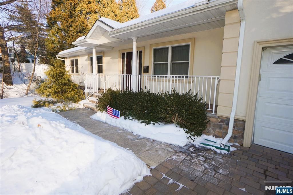 Photo of 378 S Terhune Avenue, Paramus, NJ 07652 (MLS # 26003024)