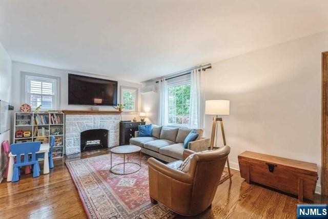 1125 W Laurelton Parkway