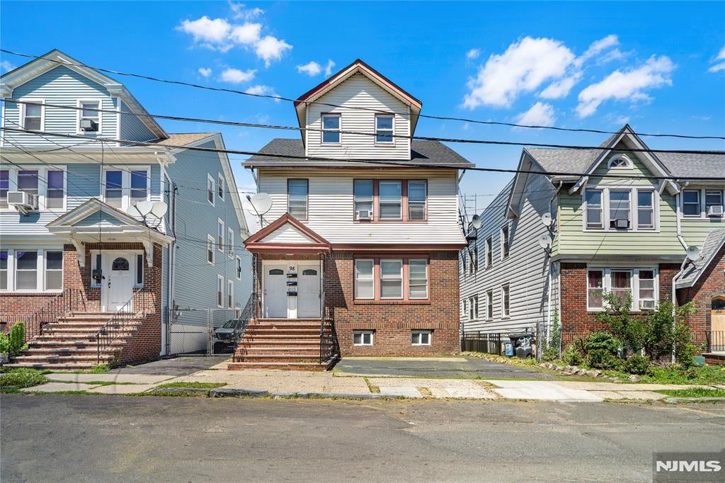98 Delmar Place