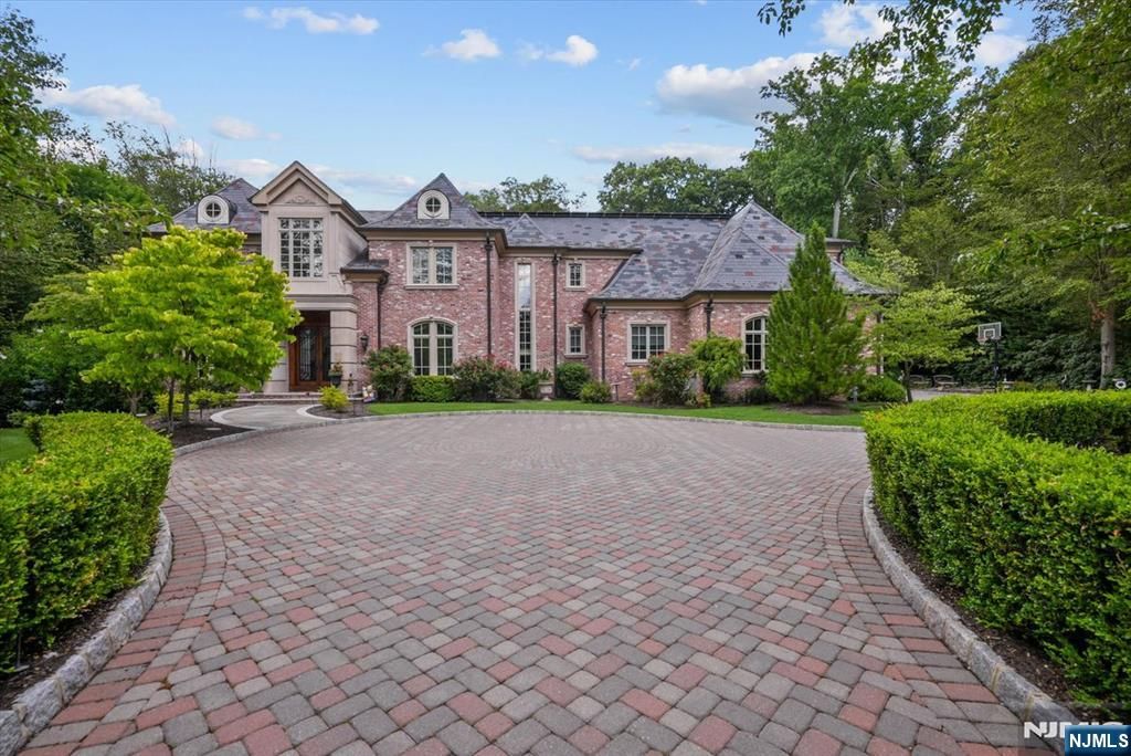 Photo of 29 N Church Road, Saddle River, NJ 07458 (MLS # 25011357)