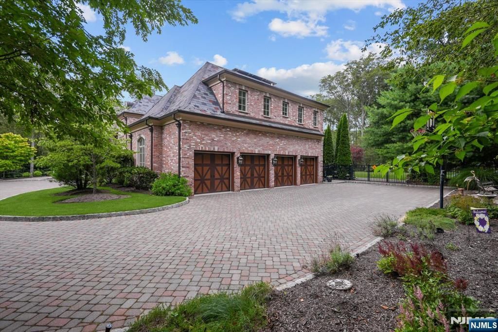 Photo of 29 N Church Road, Saddle River, NJ 07458 (MLS # 25011357)