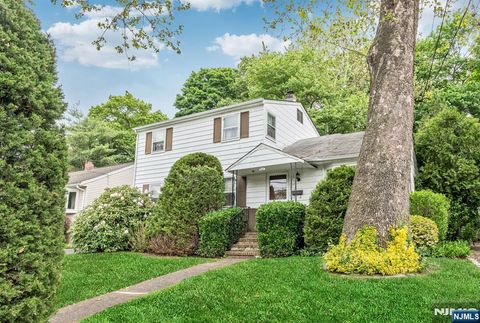 415 N 4th Hawthorne NJ 07506