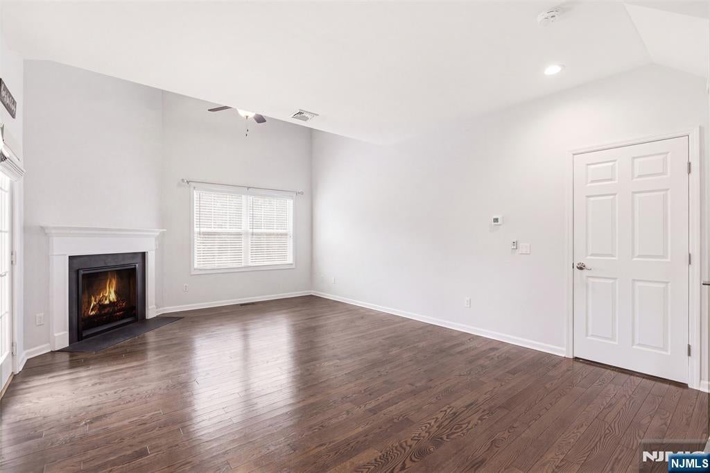 2 Bluffs Court