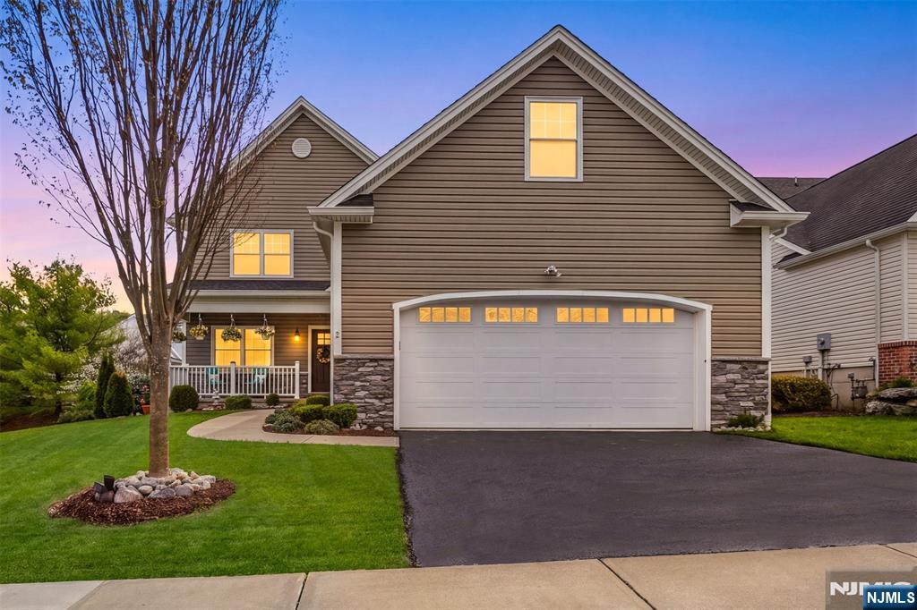 2 Bluffs Court
