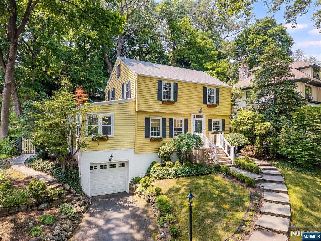 Photo of 60 Clinton Road, Glen Ridge, NJ 07028 (MLS # 26026656)