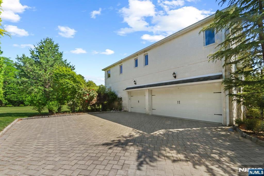 Homes for Sale in Northern NJ | ThisIsRiverEdge.com 16 Audrey Urban Court