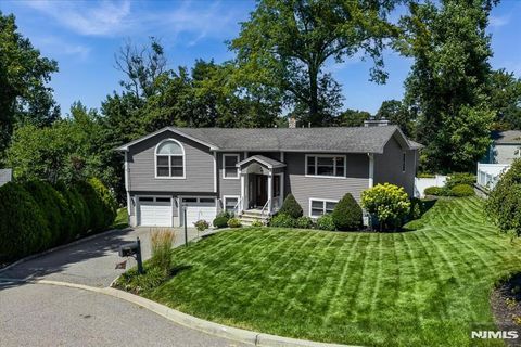 Photo of 18 Dean Avenue, Butler, NJ 07405 (MLS # 26026848)