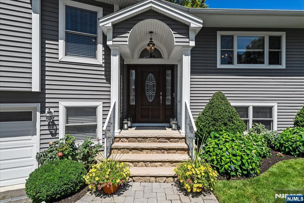 18 Dean Avenue