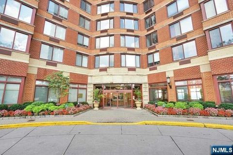 Photo of 100 Old Palisade Rd #3505, Fort Lee, NJ 07024 (MLS # 26013353)