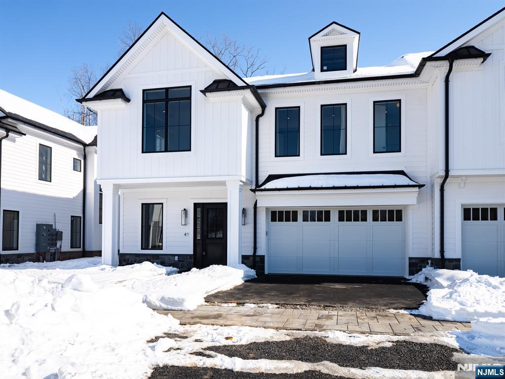 16-18 Paris Avenue 1