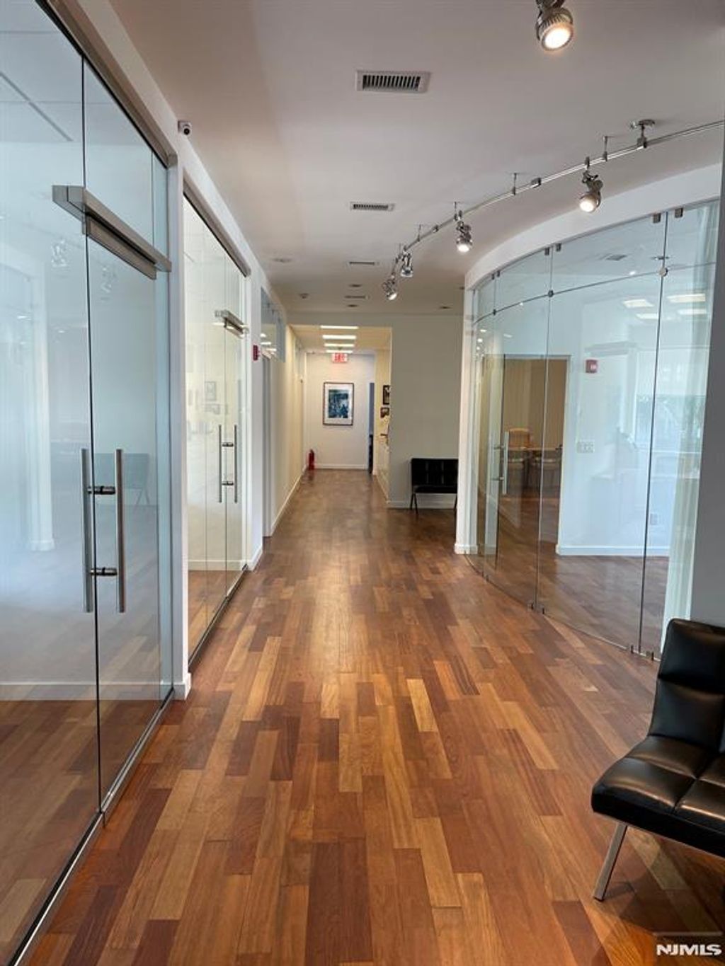 Photo of 1800 Fair Lawn Avenue, Fair Lawn, NJ 07410 (MLS # 25039266)