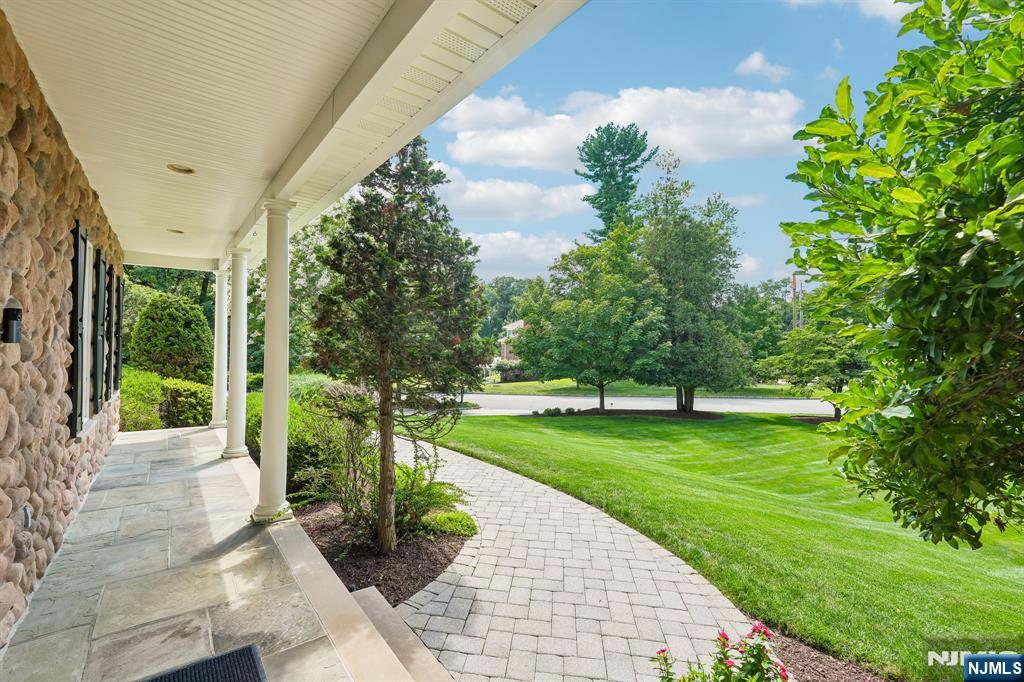 2 Mill Brook Lane
