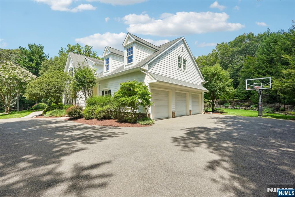 2 Mill Brook Lane