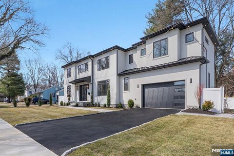 623 Alberta Drive Paramus NJ 07652
