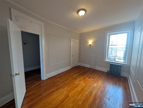 Photo of 85 Anderson St #C5, Hackensack, NJ 07601 (MLS # 25035606)