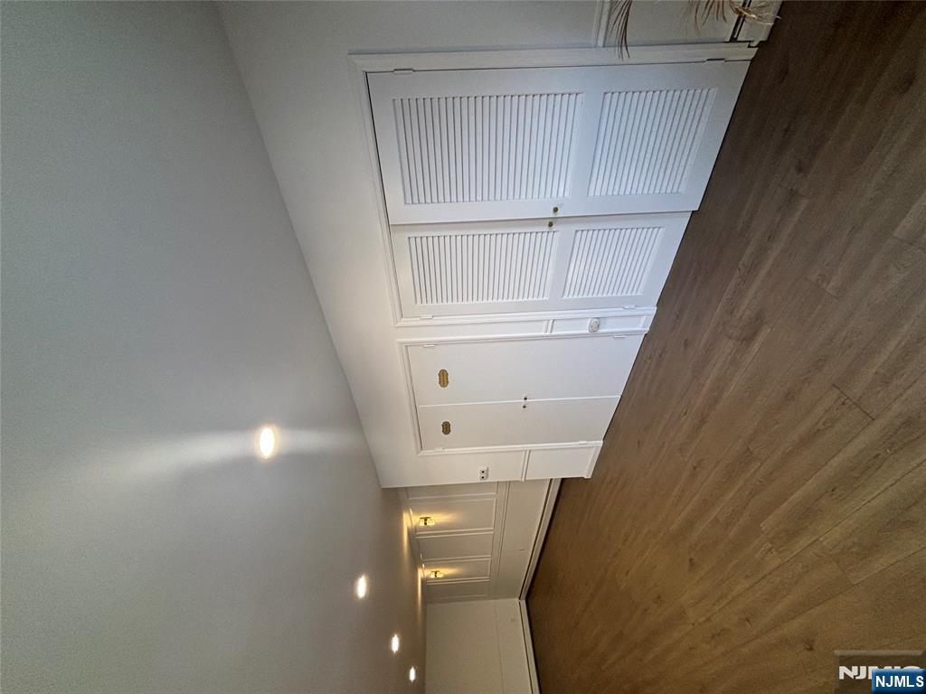 222 Macarthur Avenue