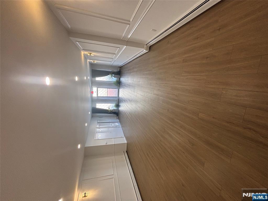 222 Macarthur Avenue