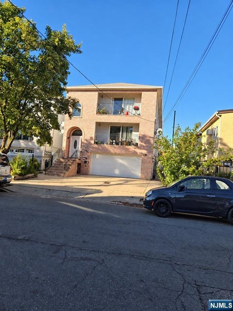 Photo of 138140 Malvern Street, Newark, NJ 07105 (MLS # 26034511)