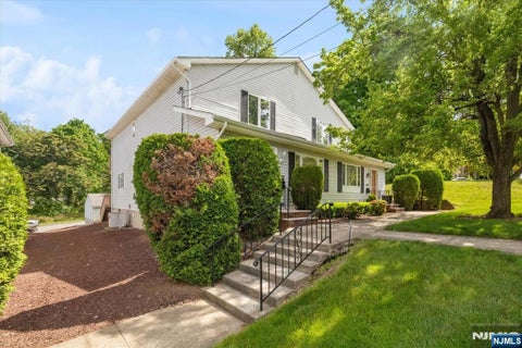 Photo of 222 Eagle Rock Avenue, Roseland, NJ 07068 (MLS # 26033982)