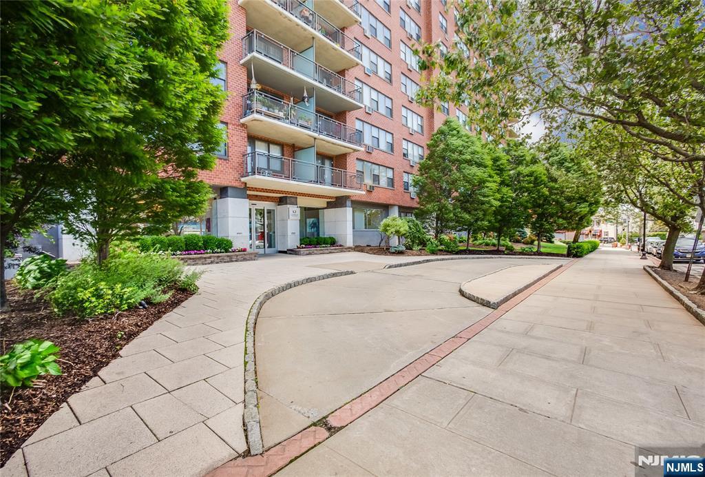 500 Central Avenue 207, Union City, New Jersey - 1 Bedrooms  
1 Bathrooms - 