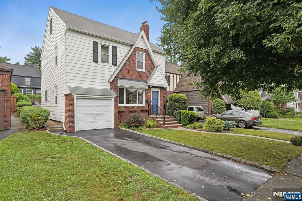 48 Claremont Avenue