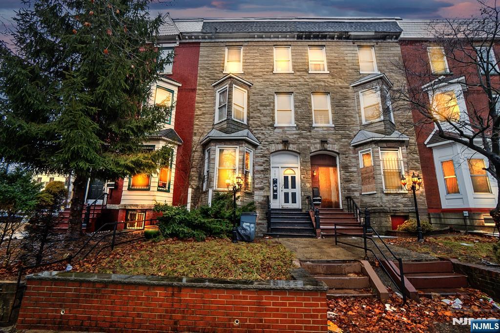 Property for Sale at 587 Dr Martin Luther Kng Blvd, Newark, New Jersey - Bedrooms: 6 
Bathrooms: 3 
Rooms: 14  - $630,000