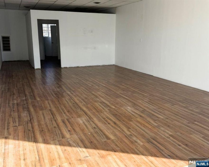 Situated on a prominent thoroughfare with exceptional visibility, this retail space offers an unparalleled opportunity to attract both vehicular and pedestrian traffic. The property is complemented by convenient front-facing parking, ensuring seamless accessibility for your customers. This versatile space is move-in ready and well-suited for a wide range of retail businesses. The rental package includes property taxes and master insurance, streamlining operations and providing a hassle-free leasing experience. Capitalize on this prime, high-traffic location to elevate your business. Contact us today for additional information or to arrange a tour!