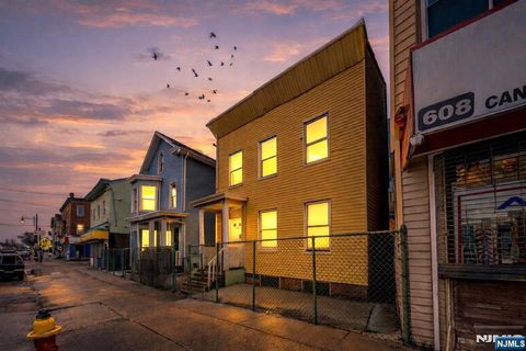 Photo of 610 Main St, Paterson, NJ 07503 (MLS # 26006118)