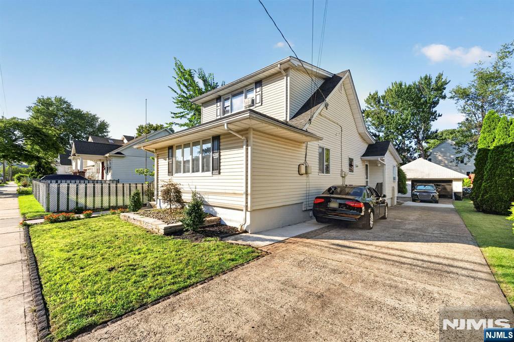 130 Rowland Avenue