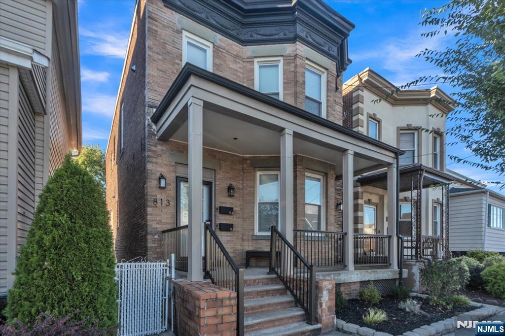 813 6th Street