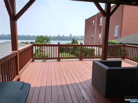 Photo of 190 Cedar St #1st FL, Cliffside Park, NJ 07010 (MLS # 26030898)
