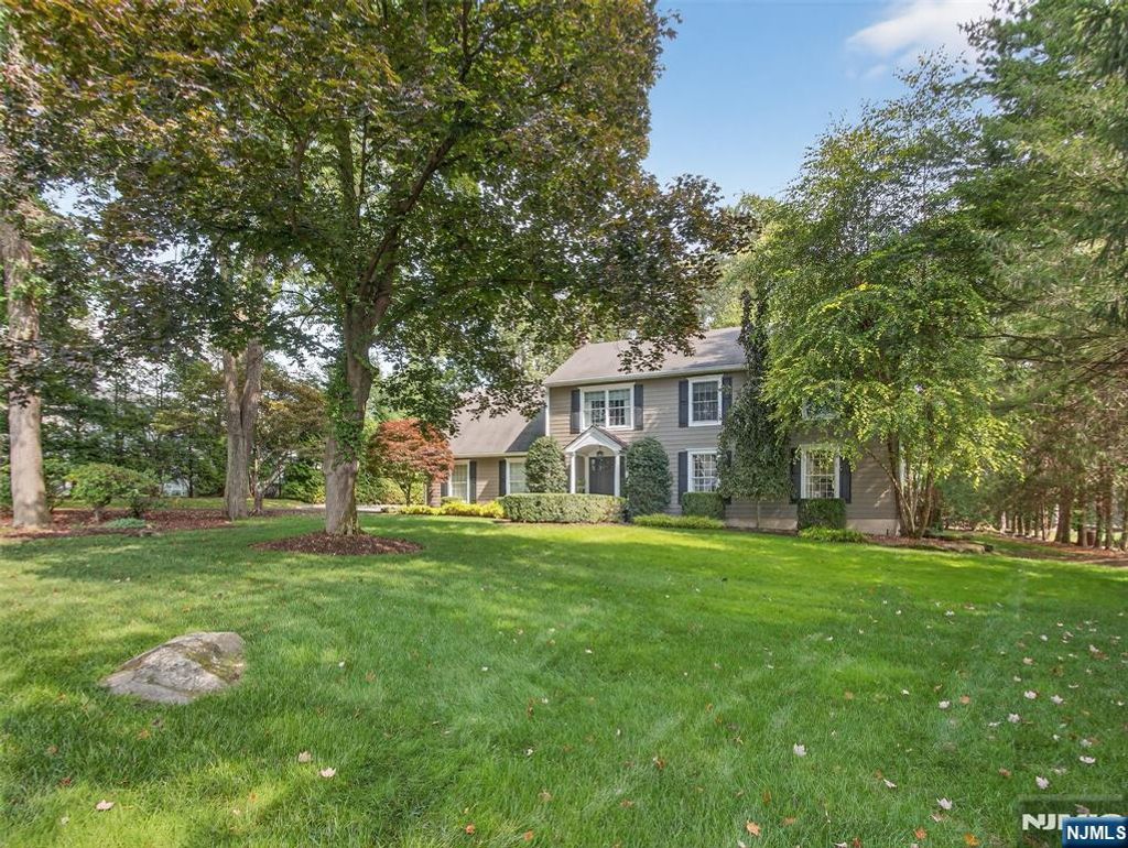 Photo of 347 Smith Place, Wyckoff, NJ 07481 (MLS # 25043444)