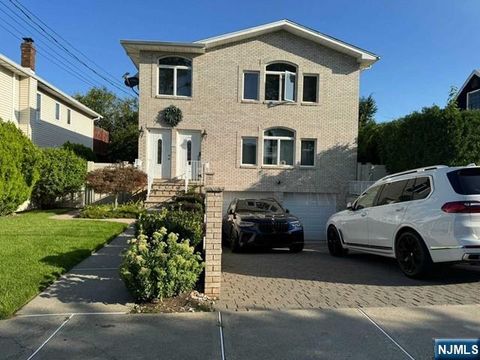 121 Philip Avenue Elmwood Park NJ 07407