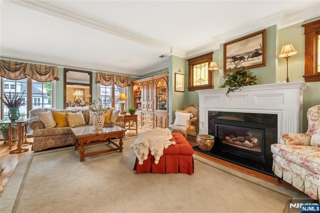 80 Large Avenue