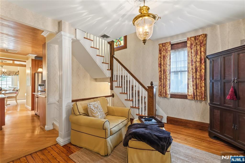 80 Large Avenue