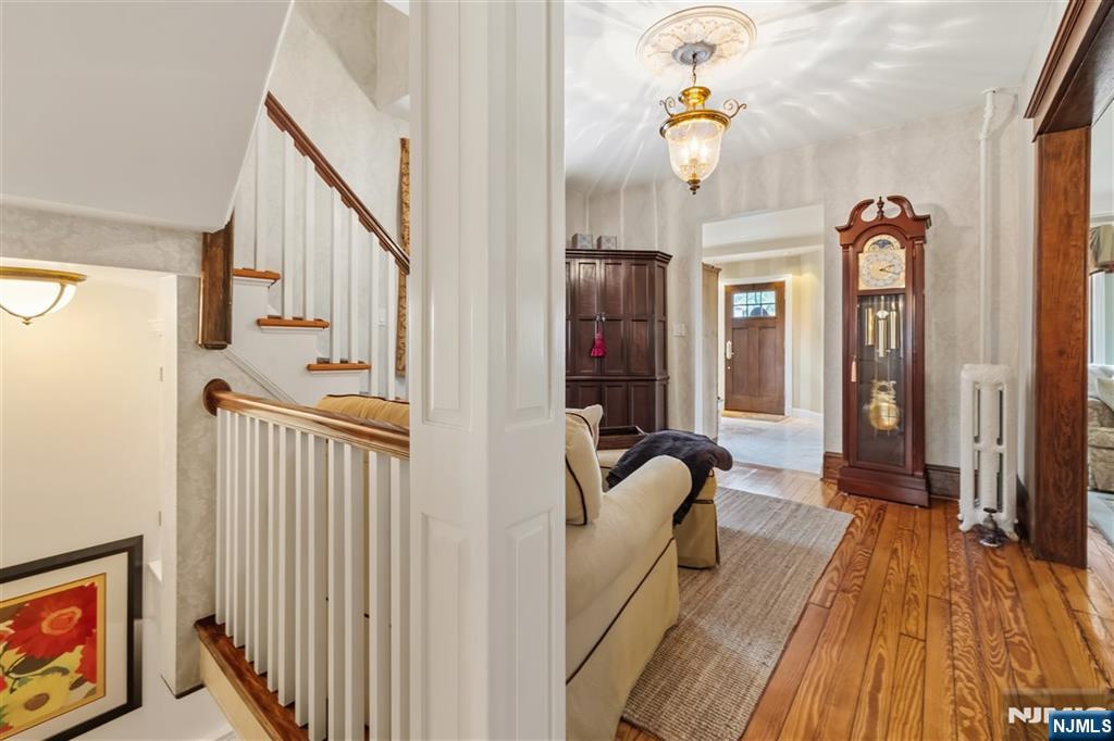 80 Large Avenue