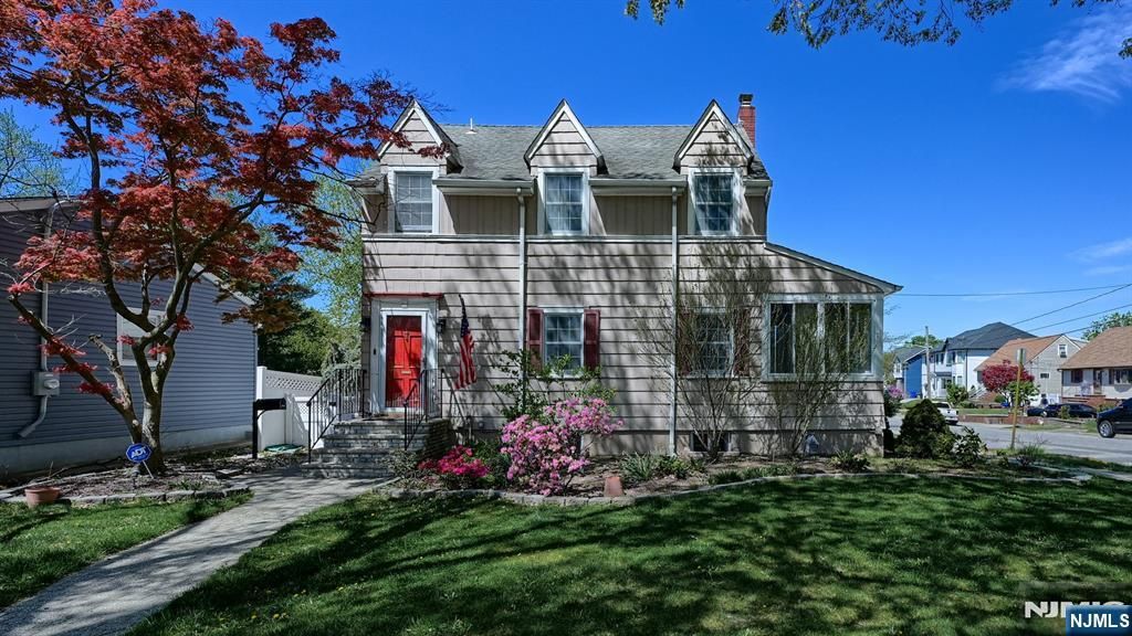 Photo of 178 Jackson Avenue, Rutherford, NJ 07070 (MLS # 26013992)