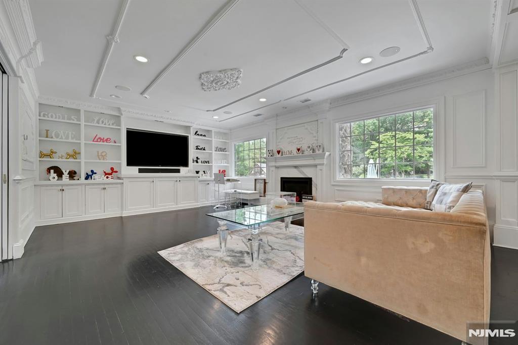 111 Hudson Avenue
