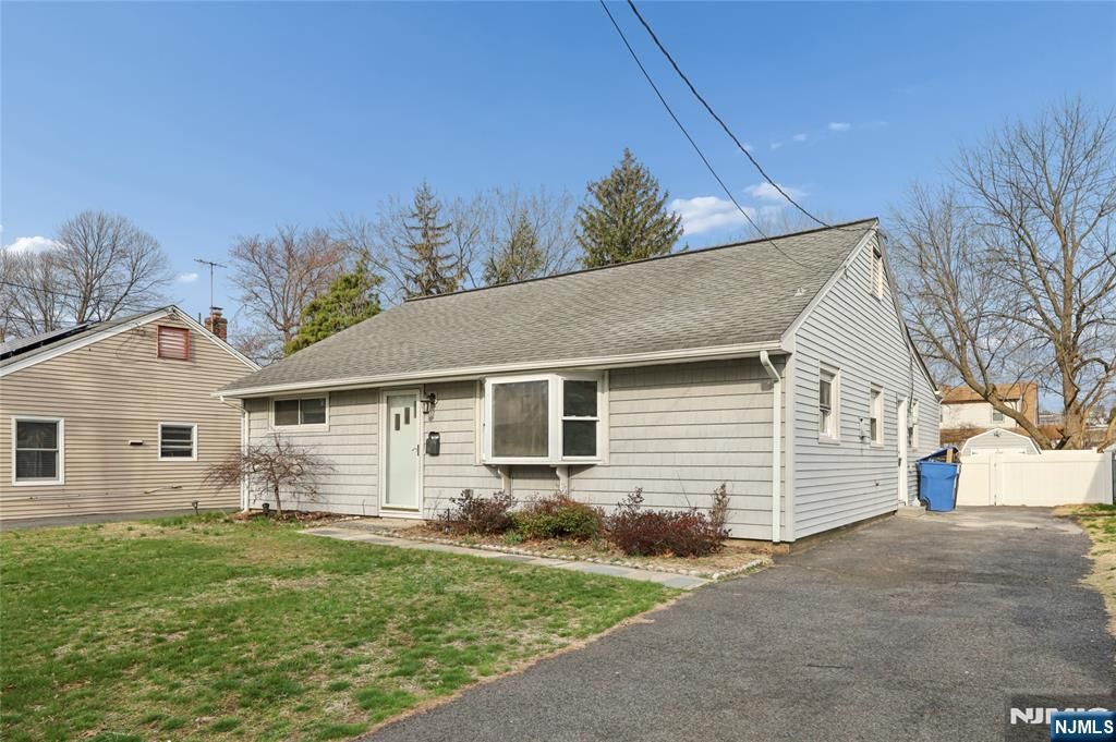 Photo of 478 Riverside Terrace, Rutherford, NJ 07070 (MLS # 26019114)